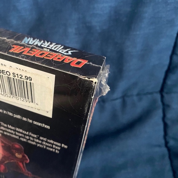 SEALED Daredevil vs Spider-Man VHS 2003 - Picture 9 of 11